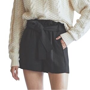 WILFRED ARITZIA Black Paper Bag Shorts High Waisted Pockets Size 0 *Missing belt